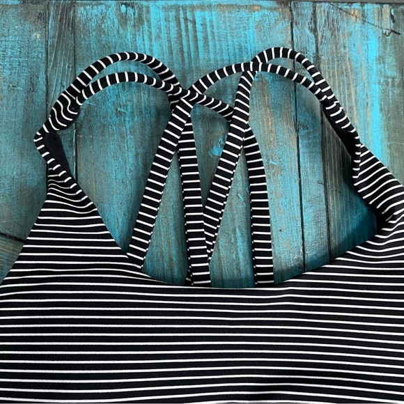 LULULEMON Energy Bra Medium Support, B–D Cup Size 4 - Picture 6 of 11